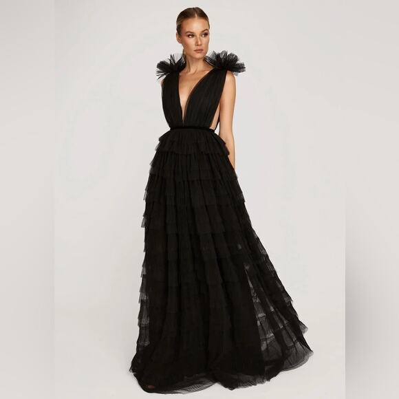 sau lee Dresses & Skirts - SAU LEE Sabrina V-Neck A-Line Tulle Gown